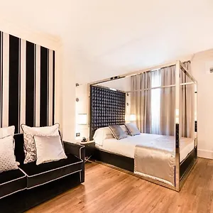 House Aparthotel