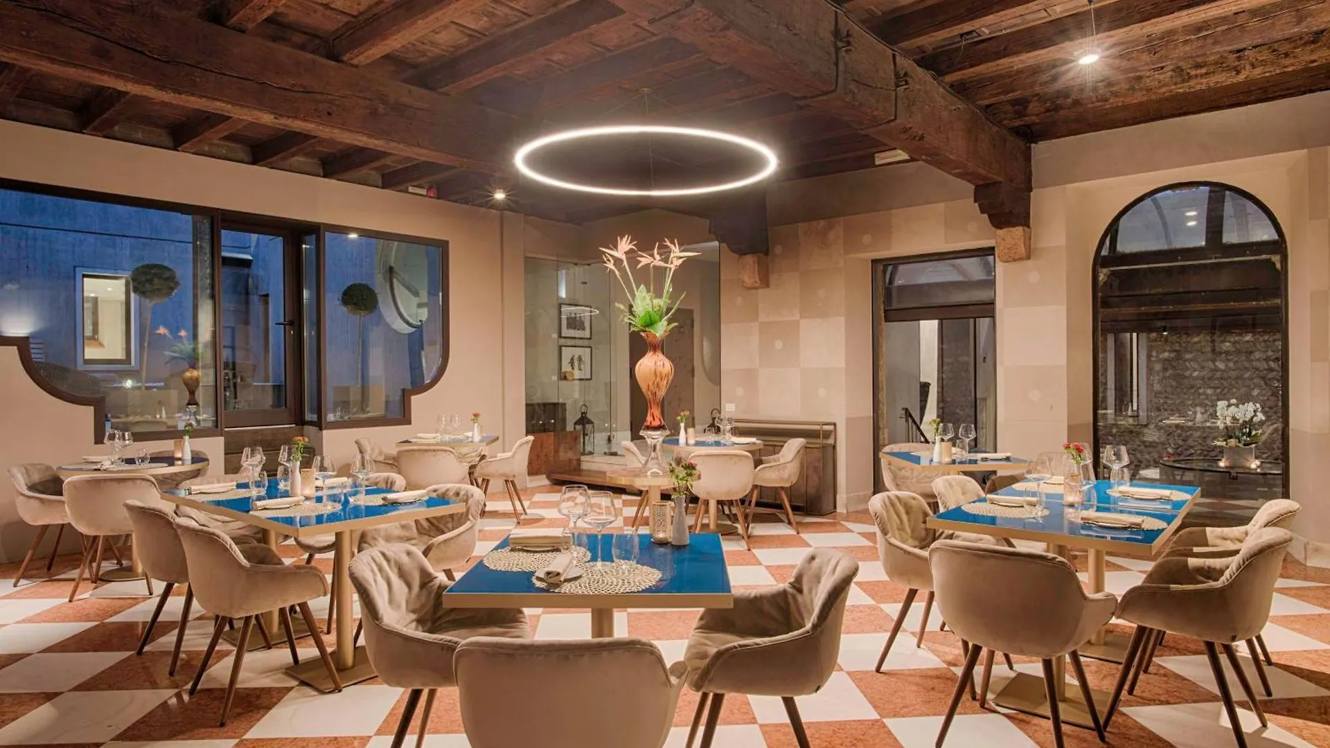 Nh Collection Palazzo Verona 5*,  Italy