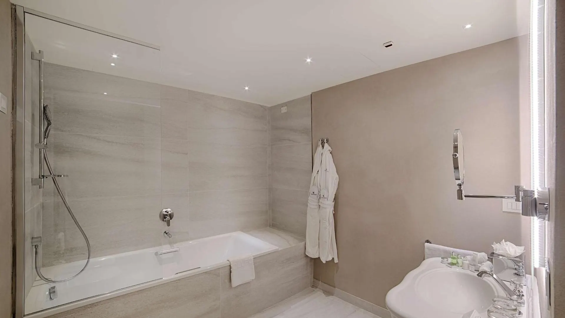 Nh Collection Palazzo Verona 5*,